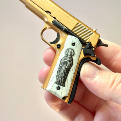 El Jefe gold 1911 model close-up